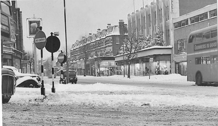 High Road, North Finchley