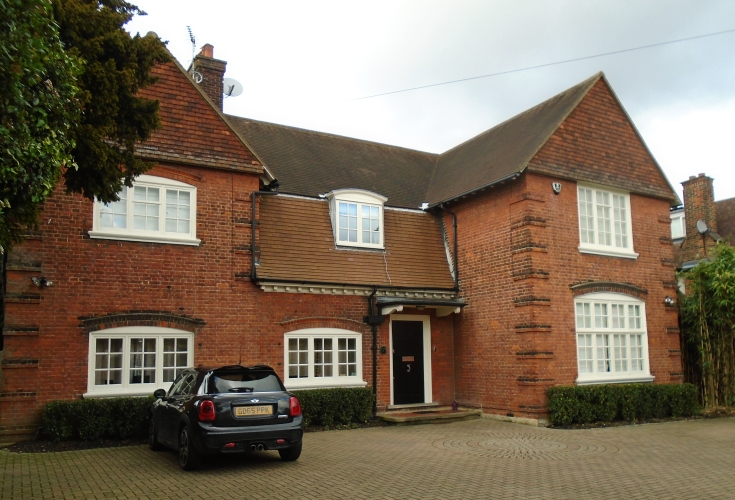 Oakleigh Park South, N20