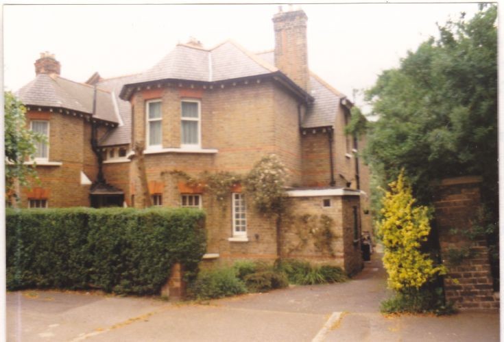 High Road, Whetstone
