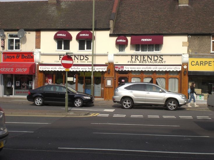 Woodhouse Road, N12