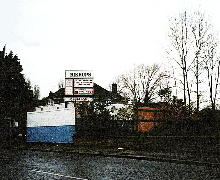 Farnham Close, N20