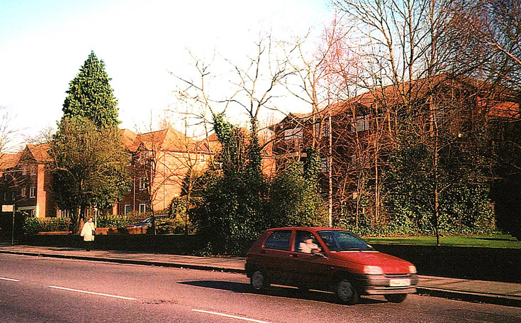 Farnham Close, N20