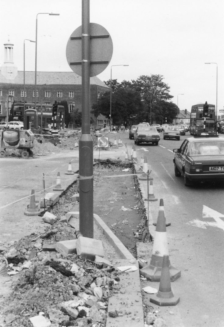 Woodhouse Road, N12