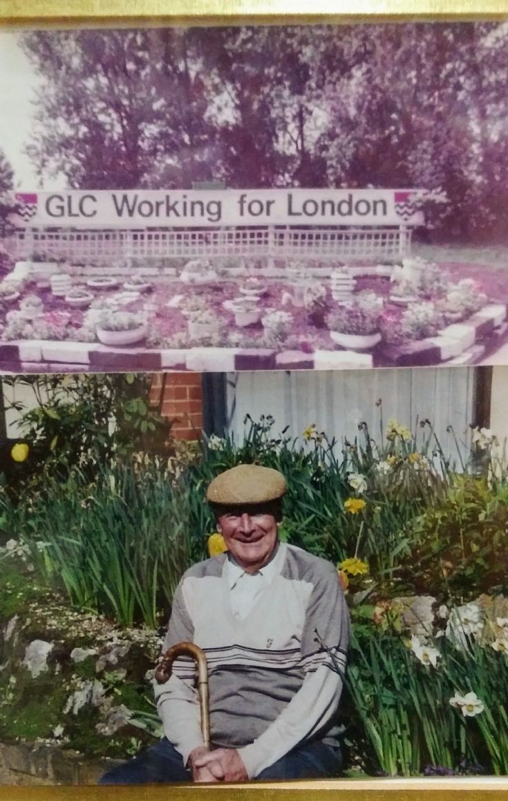Summers Lane, N12