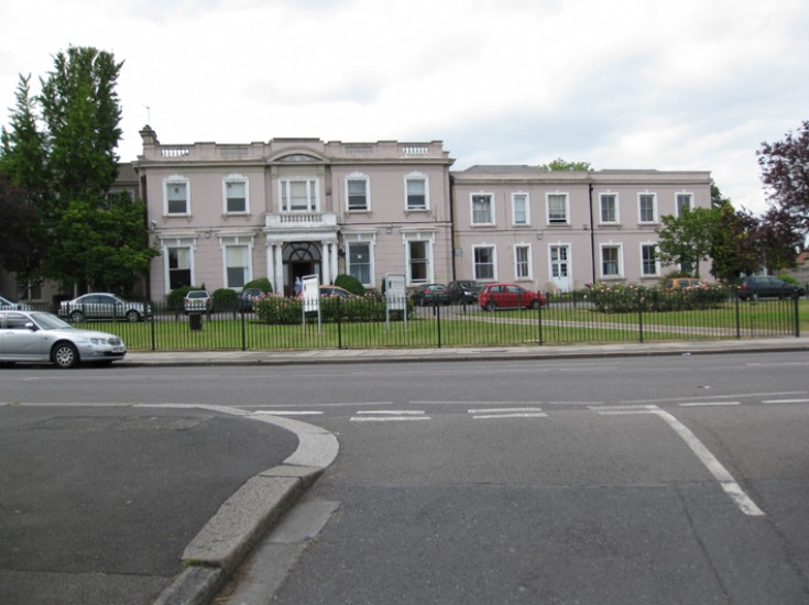 Woodhouse College, N12