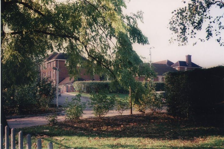 Barnet College, Russell Lane