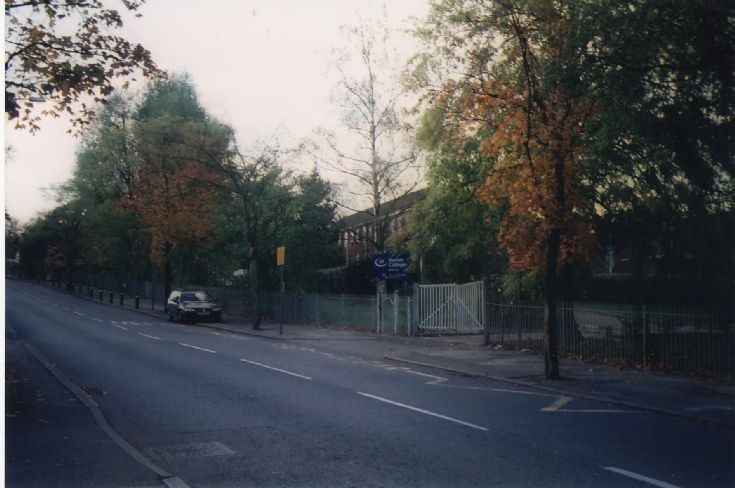 Barnet College, Russell Lane