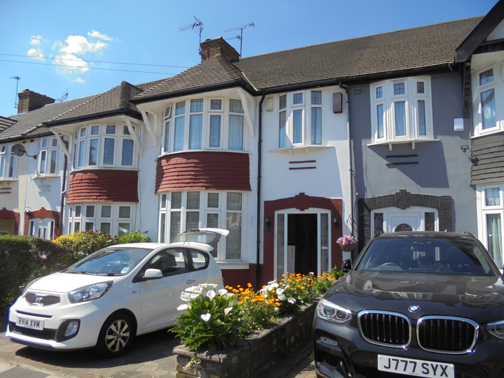 Manor Drive, N20