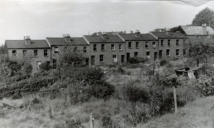 East Road, N11