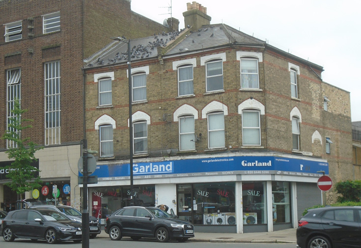 High Road, North Fnchley