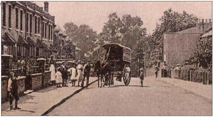 Lodge Lane, N12