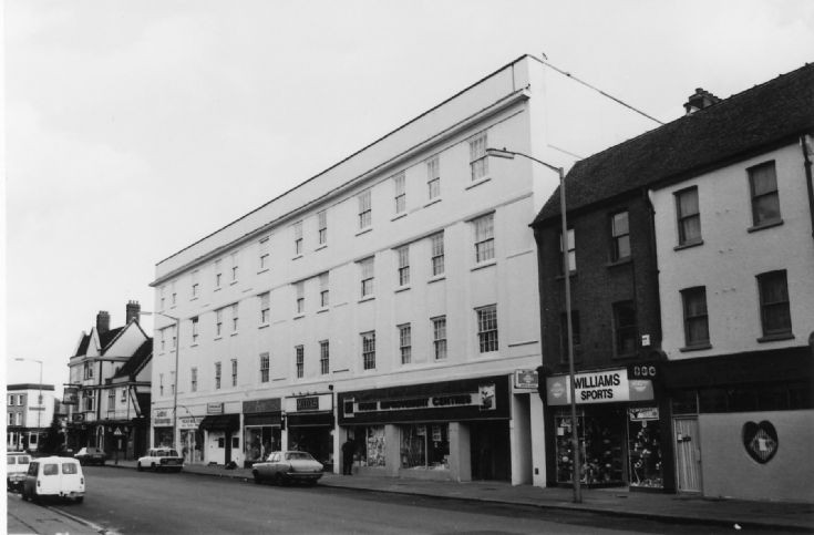 Ballards Lane, N12