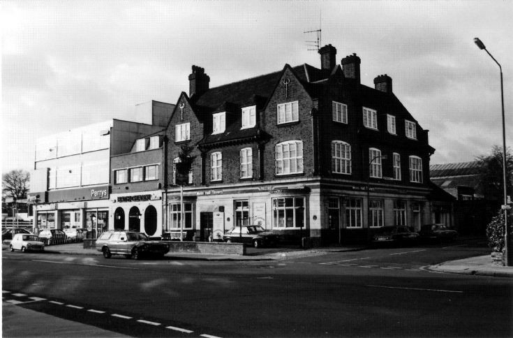 Moss Hall Tavern, Ballards Lane
