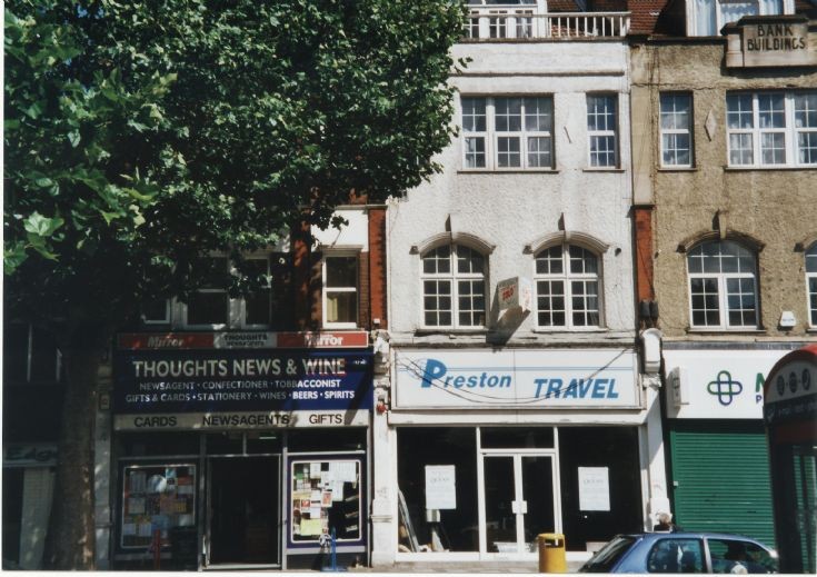 High Road, Whetstone