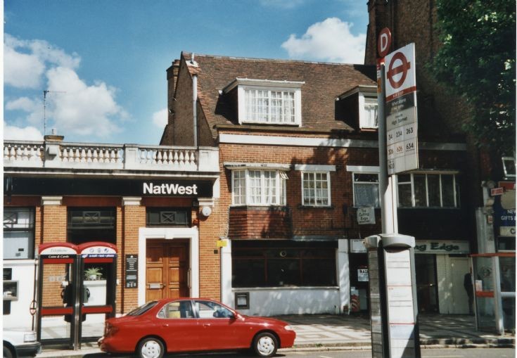 High Road, Whetstone