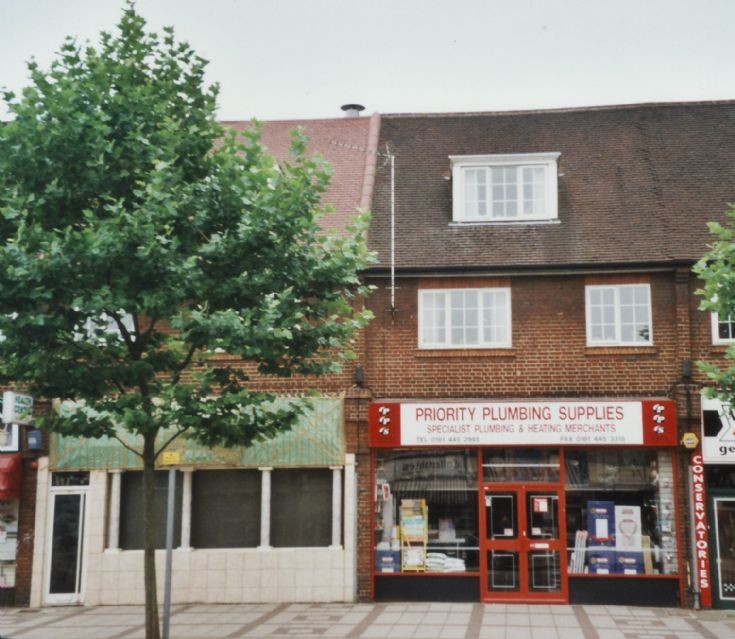 High Road, Whetstone