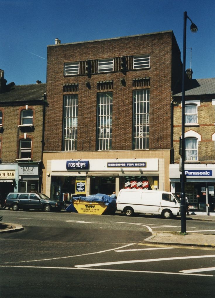 High Road, North Finchley