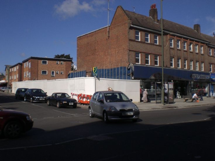 High Road, North Finchley
