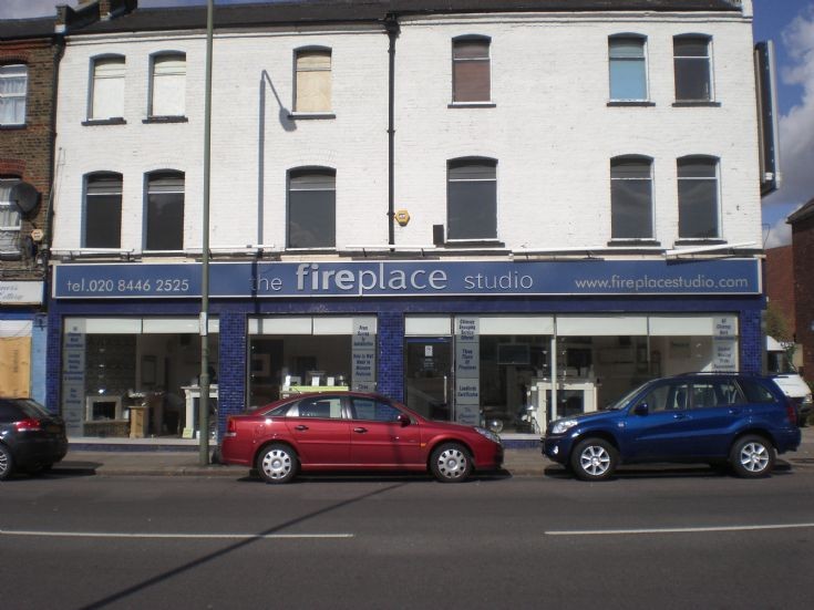 Oakleigh Road North, N20