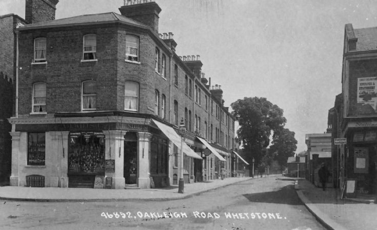Oakleigh Road North, N20