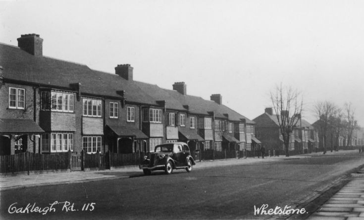 Oakleigh Road North, N20