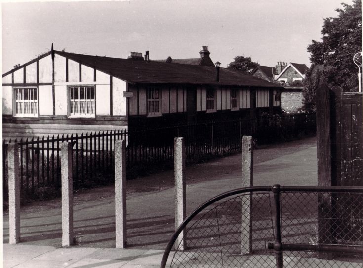 Goldsmith Road, N11