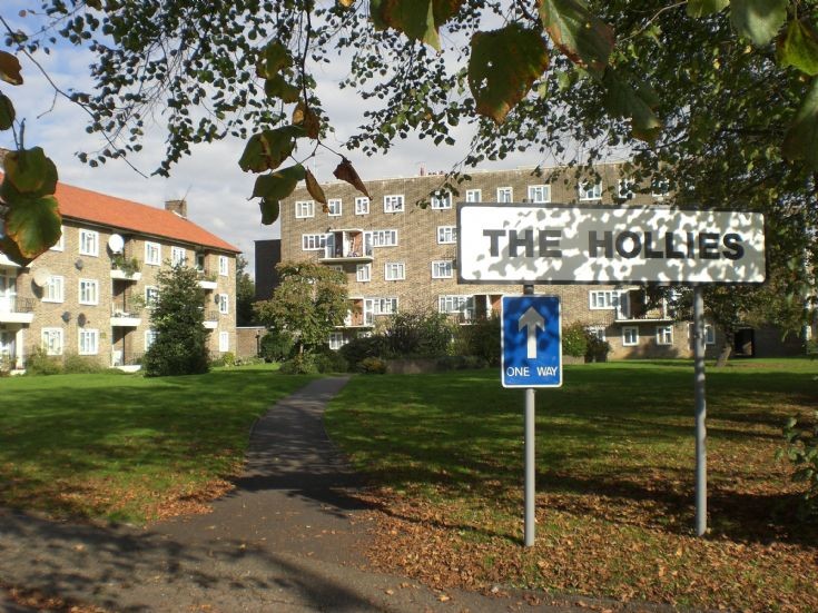 Oakleigh Park North, N20