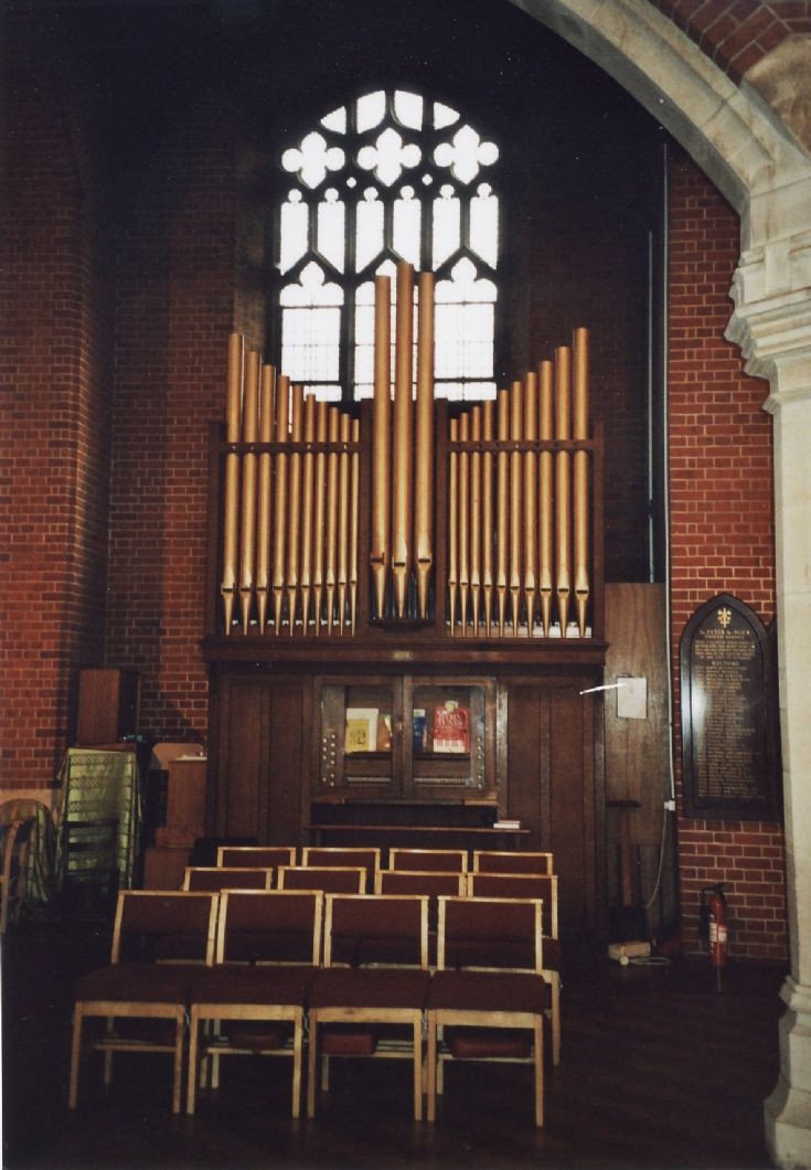 St Peter-le-Poer Church, Colney Hatch Lane