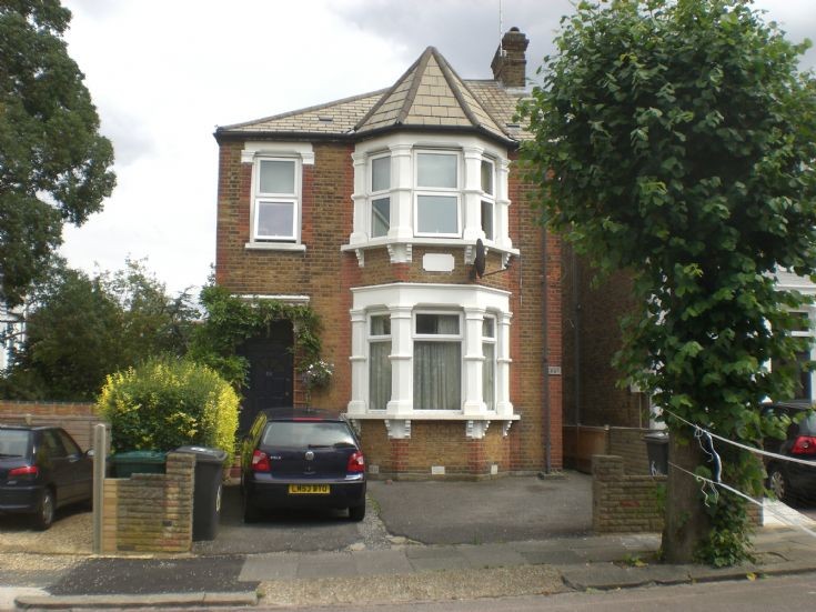 Parkhurst Road, N11