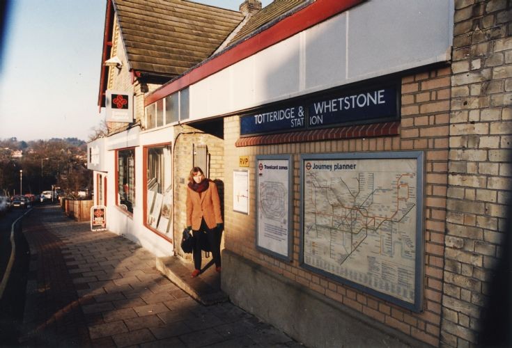 Totteridge & Whetstone Underground Station