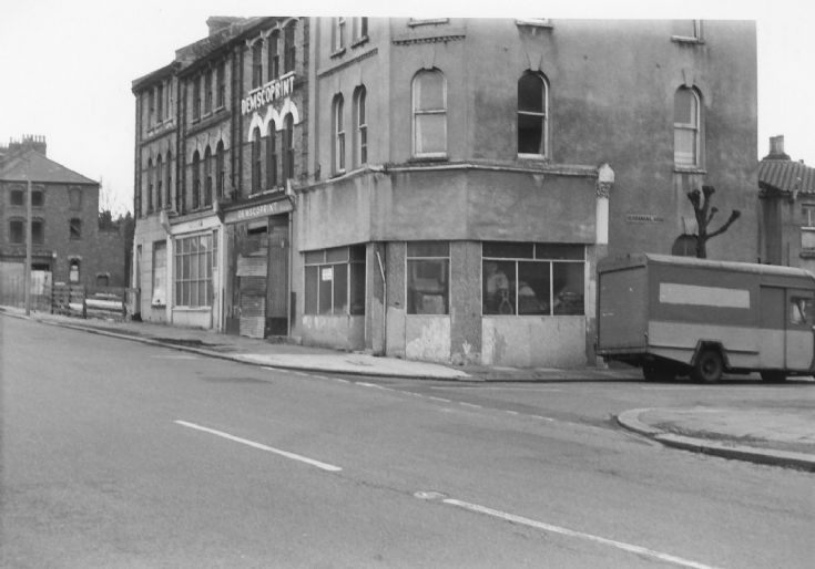 Station Road, New Southgate