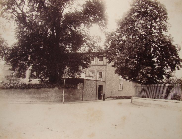 Halliwick Manor