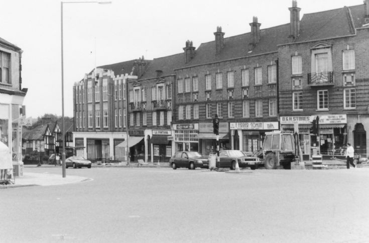 Woodhouse Road, N12