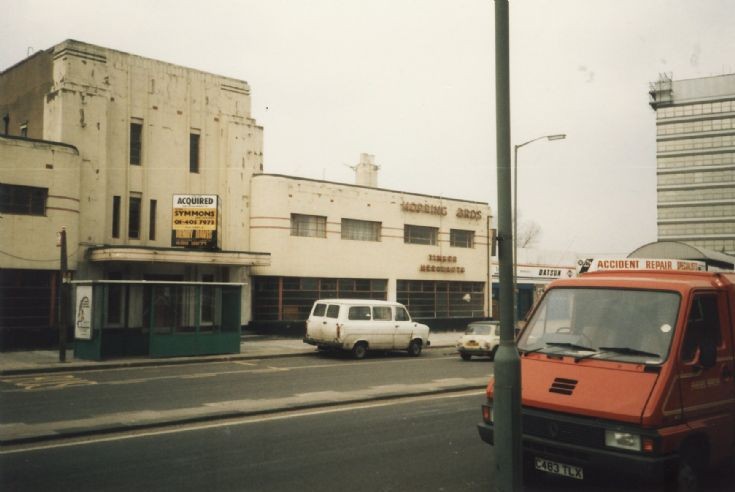 High Road, Whetstone