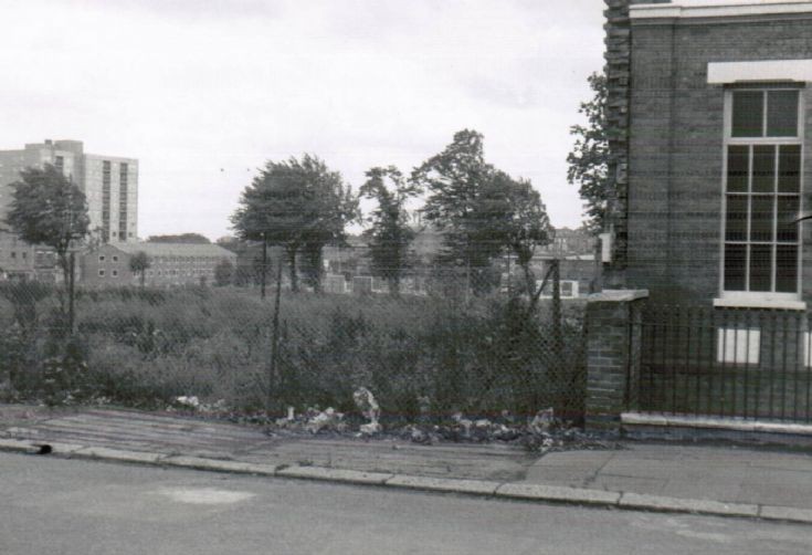 High Road, New Southgate N11