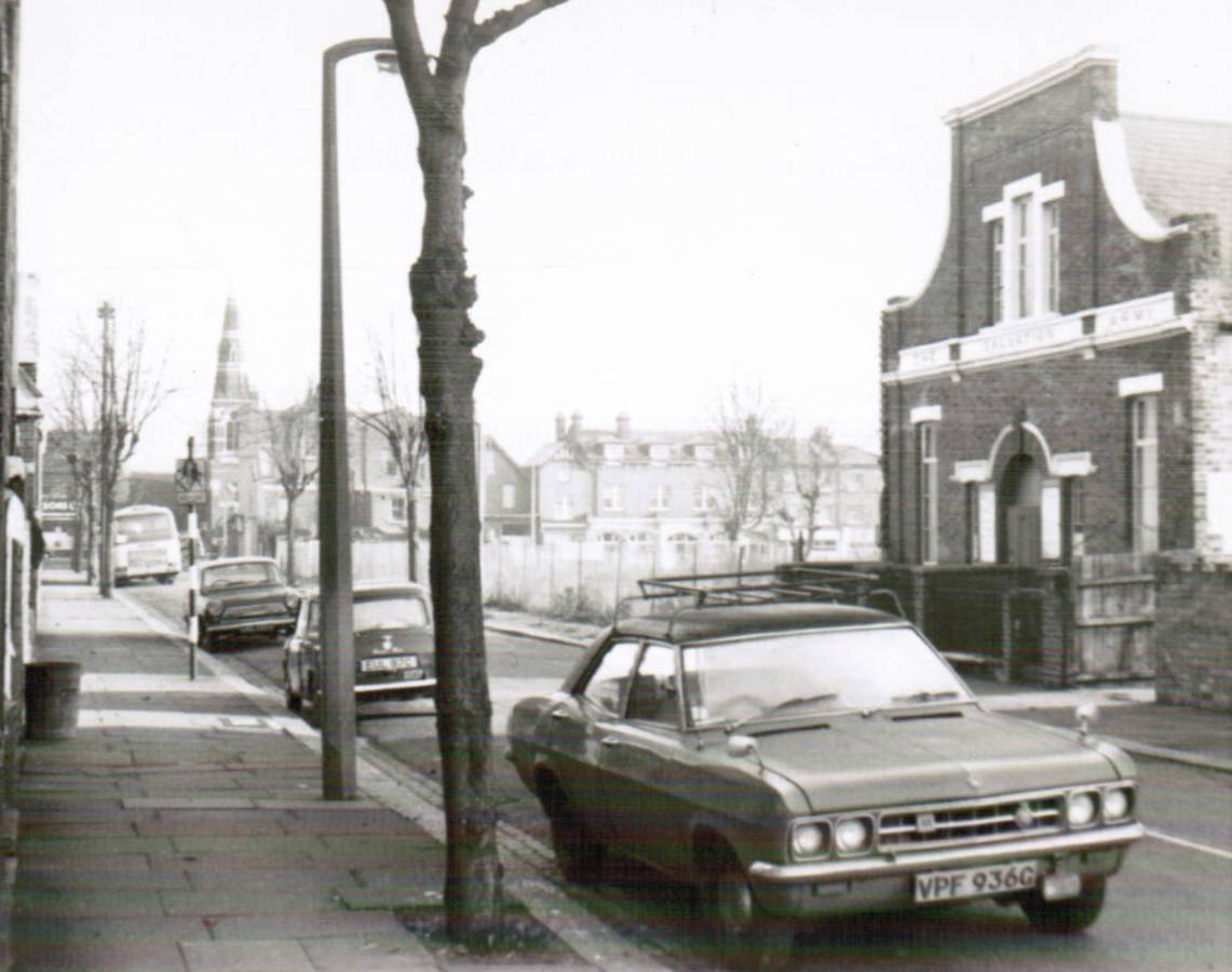 Garfield Road, N11