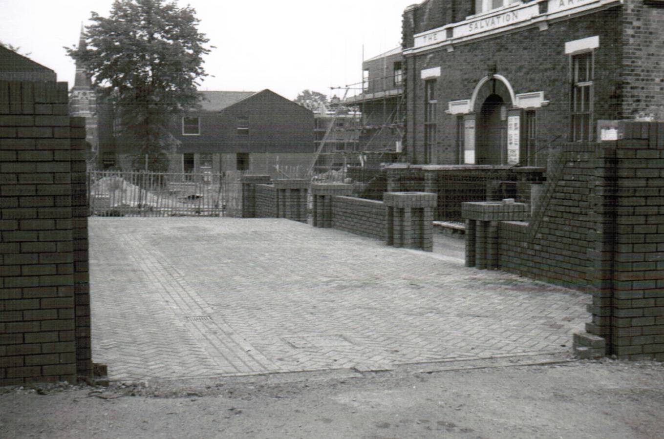 Garfiled Road, N11