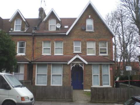 Torrington Park, N12