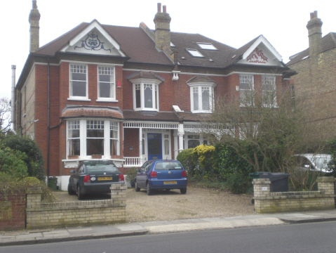 Torrington Park, N12