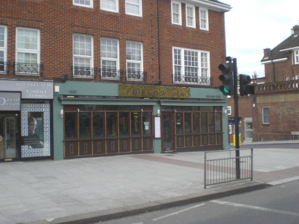 High Road, Whetstone