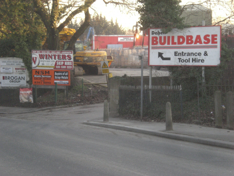 Oakleigh Road South, N11