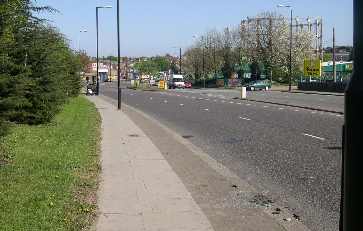 Station Road, N11