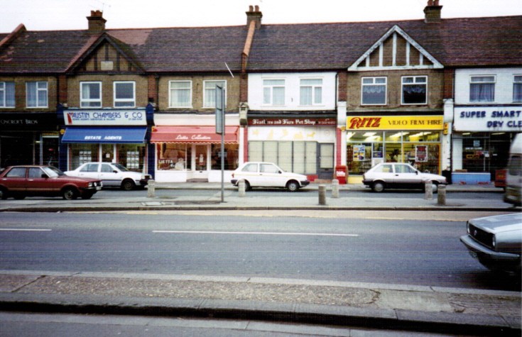 Woodhouse Road, N12