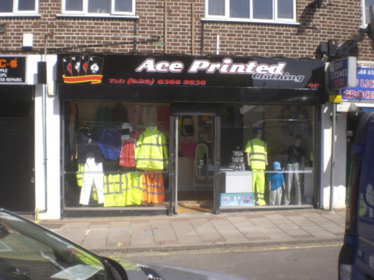 Oakleigh Road North, N20