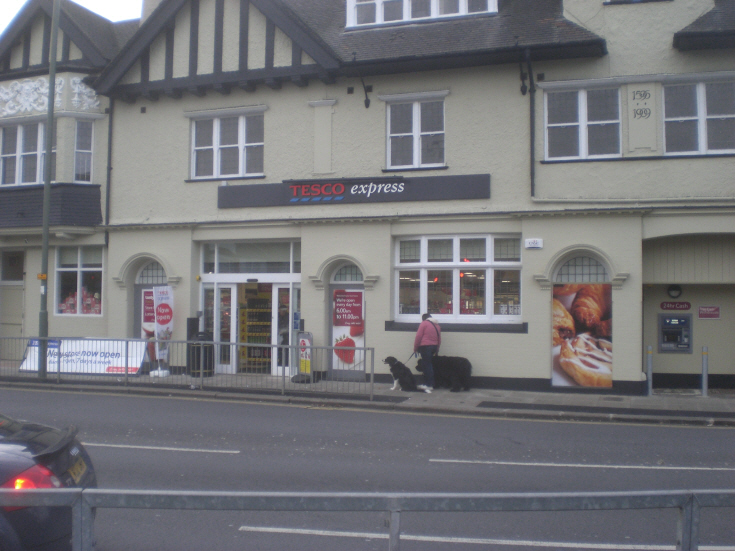 The Orange Tree, 1 Friern Barnet Lane, N11