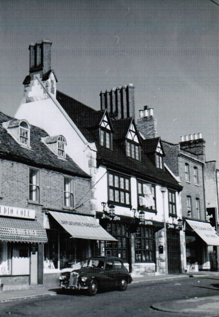 High Road, Whetstone