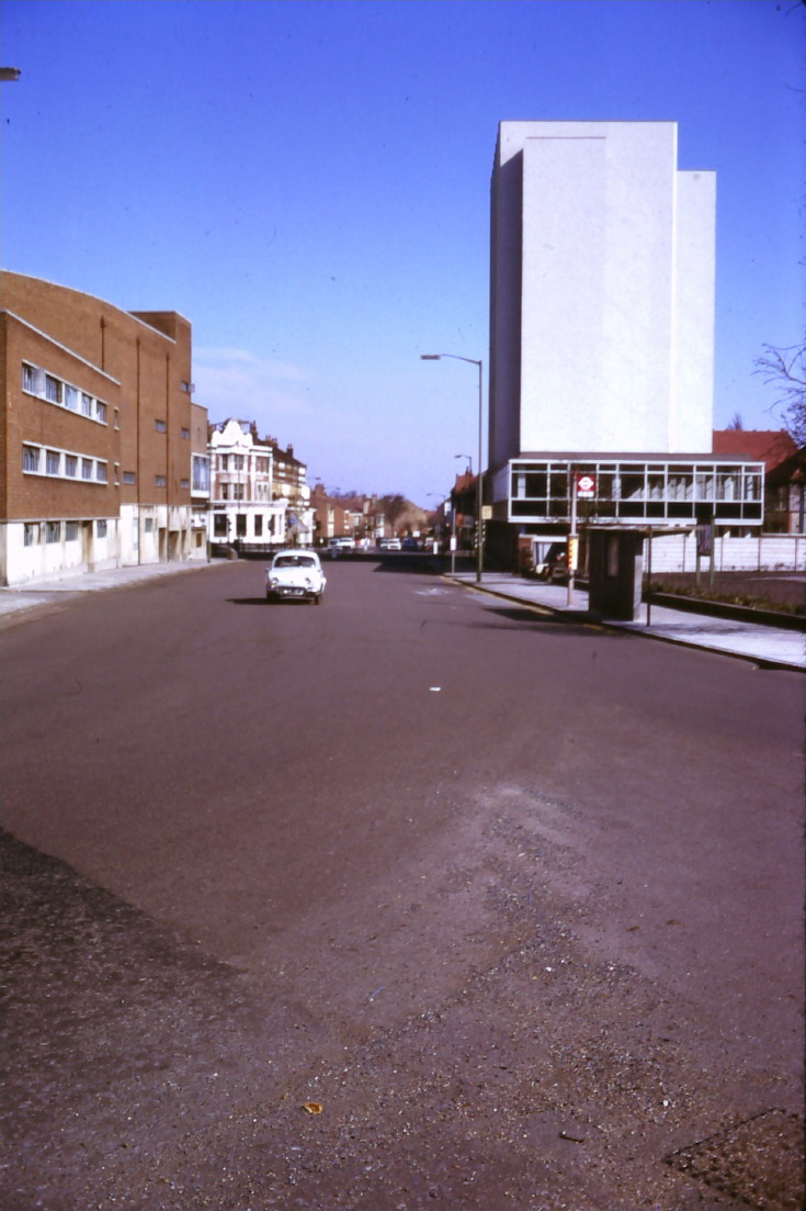 Kingsway, N12