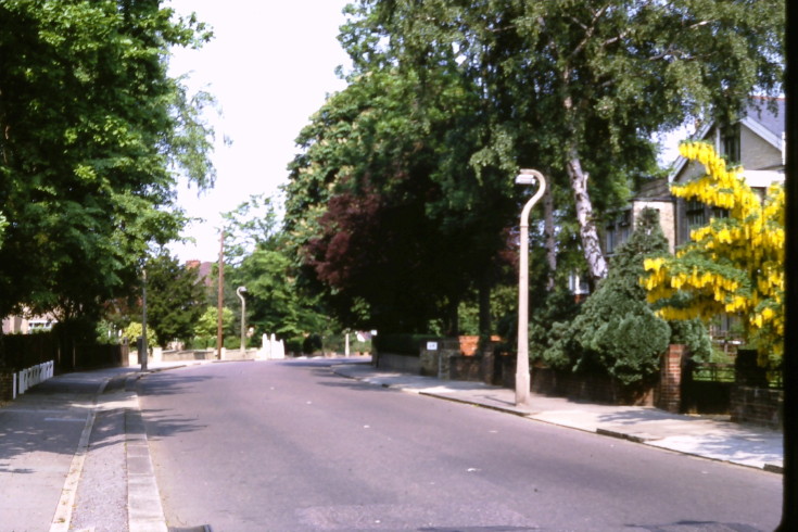Oakleigh Park North, N20