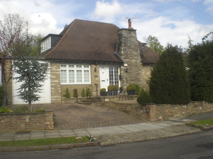 Raleigh Drive, N20