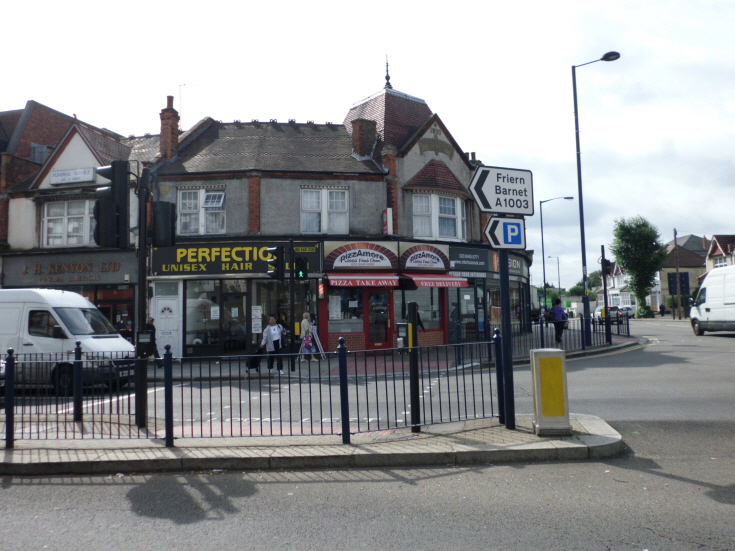 Woodhouse Road, N12